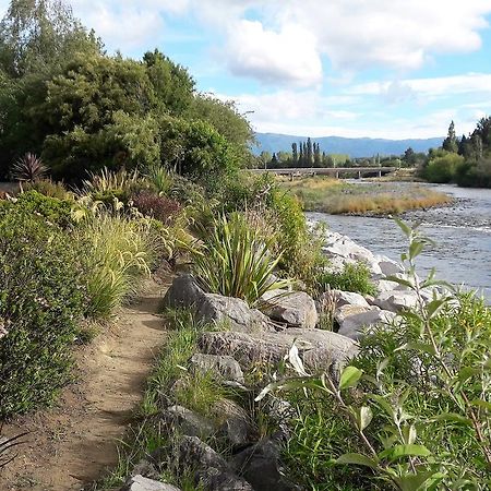 Absolute Riverside Turangi Extérieur photo
