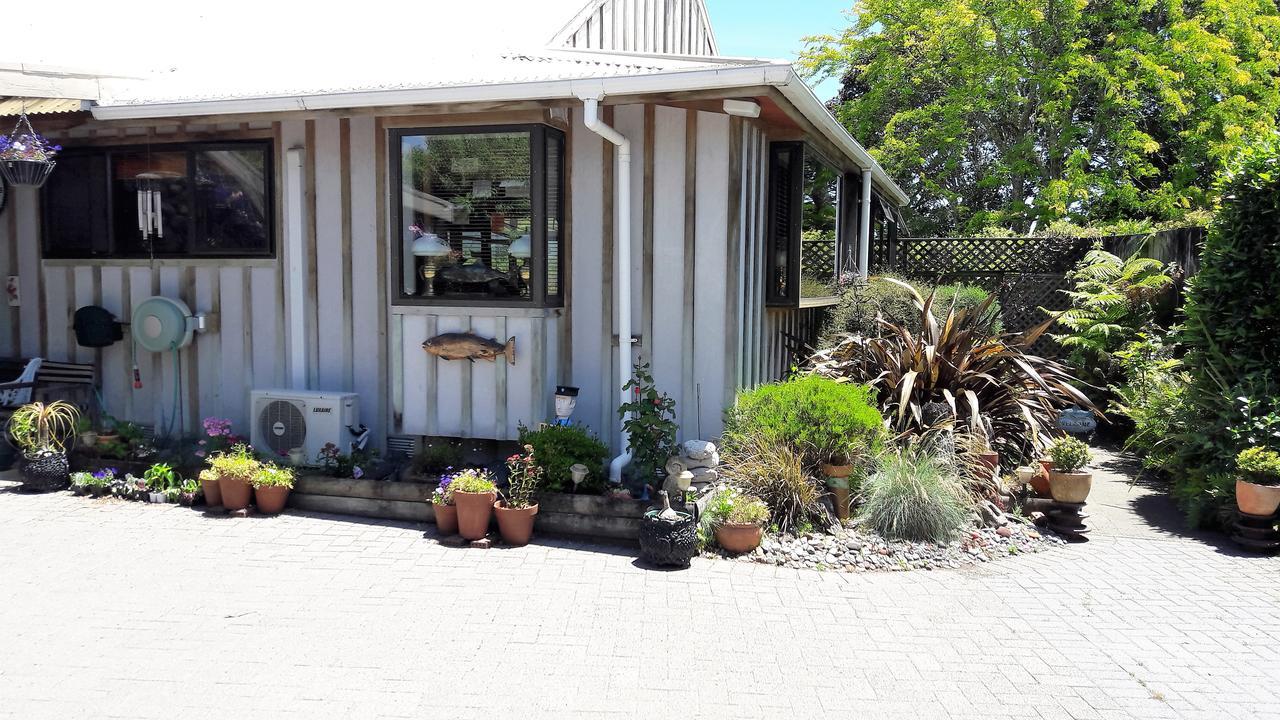 Absolute Riverside Turangi Extérieur photo